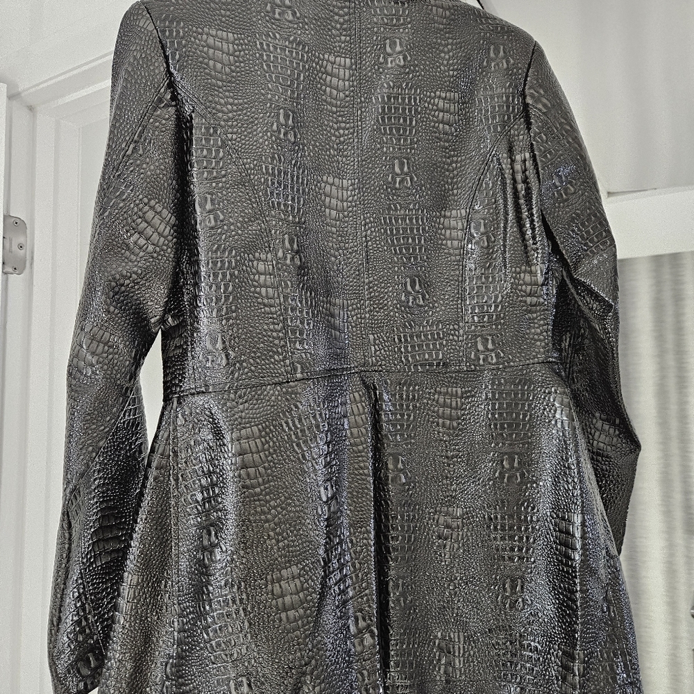 Stylish Jacket - Picture 2 of 3